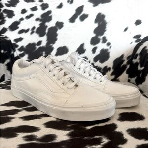 True White Vans Old Skool Sneakers NWOT